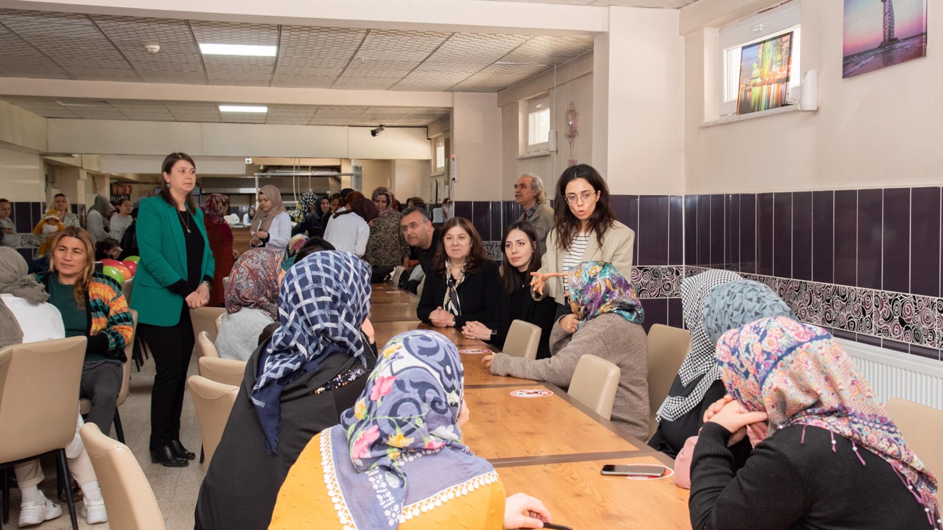 SÜ, “Sağlıklı Beslenme” Etkinliğinde Afetzedelerle Buluştu